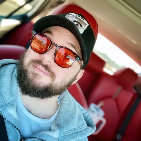 Meet your Posher, Gabriel - Picture 3 of 3